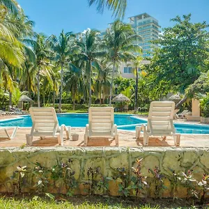https://tranquil-beach-escape-pool-24-7security-parking.quintano-roohotels.com